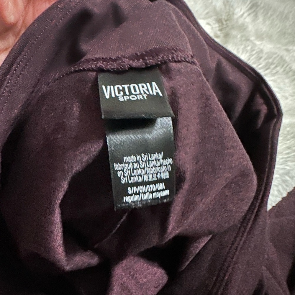 Victoria’s Secret sport leggings, size small